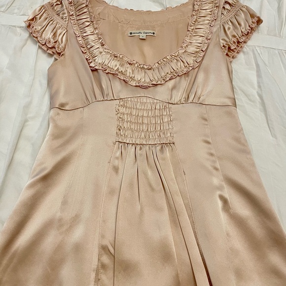 Nanette Lepore 100% Silk Satin blouse top. Looks stunning. - Picture 3 of 9